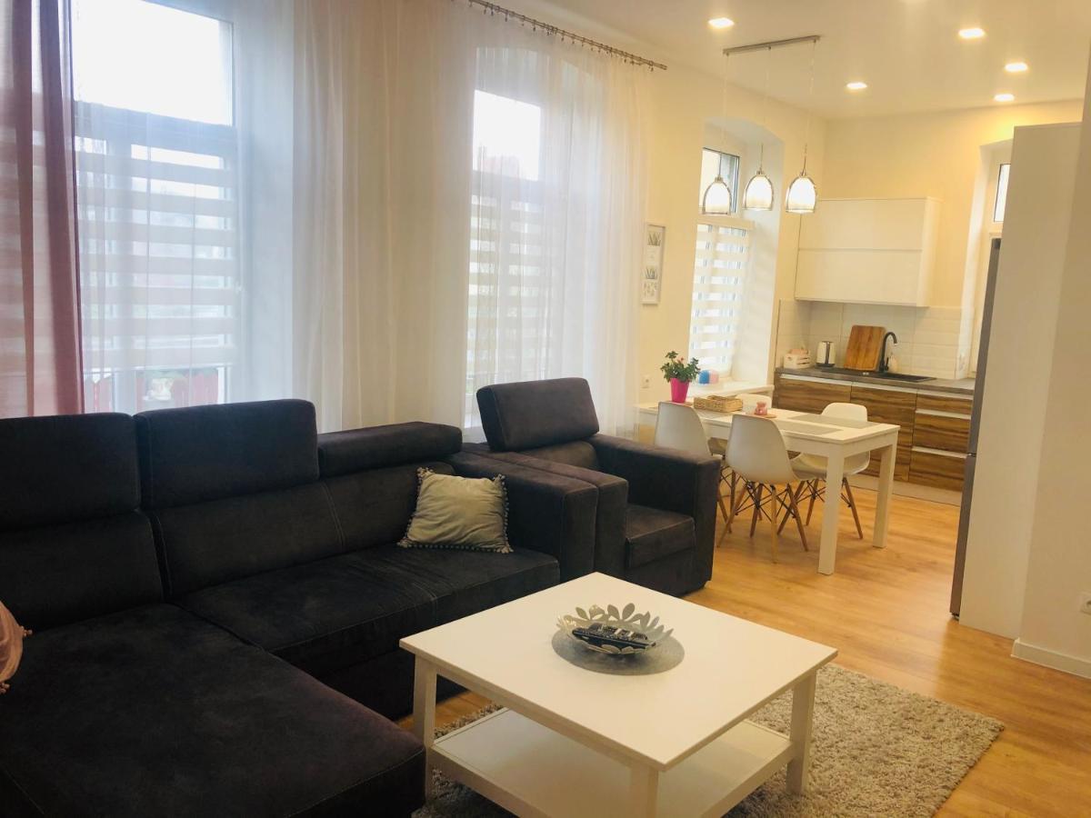 Apartament Sasanka Apartment โควารี ภายนอก รูปภาพ